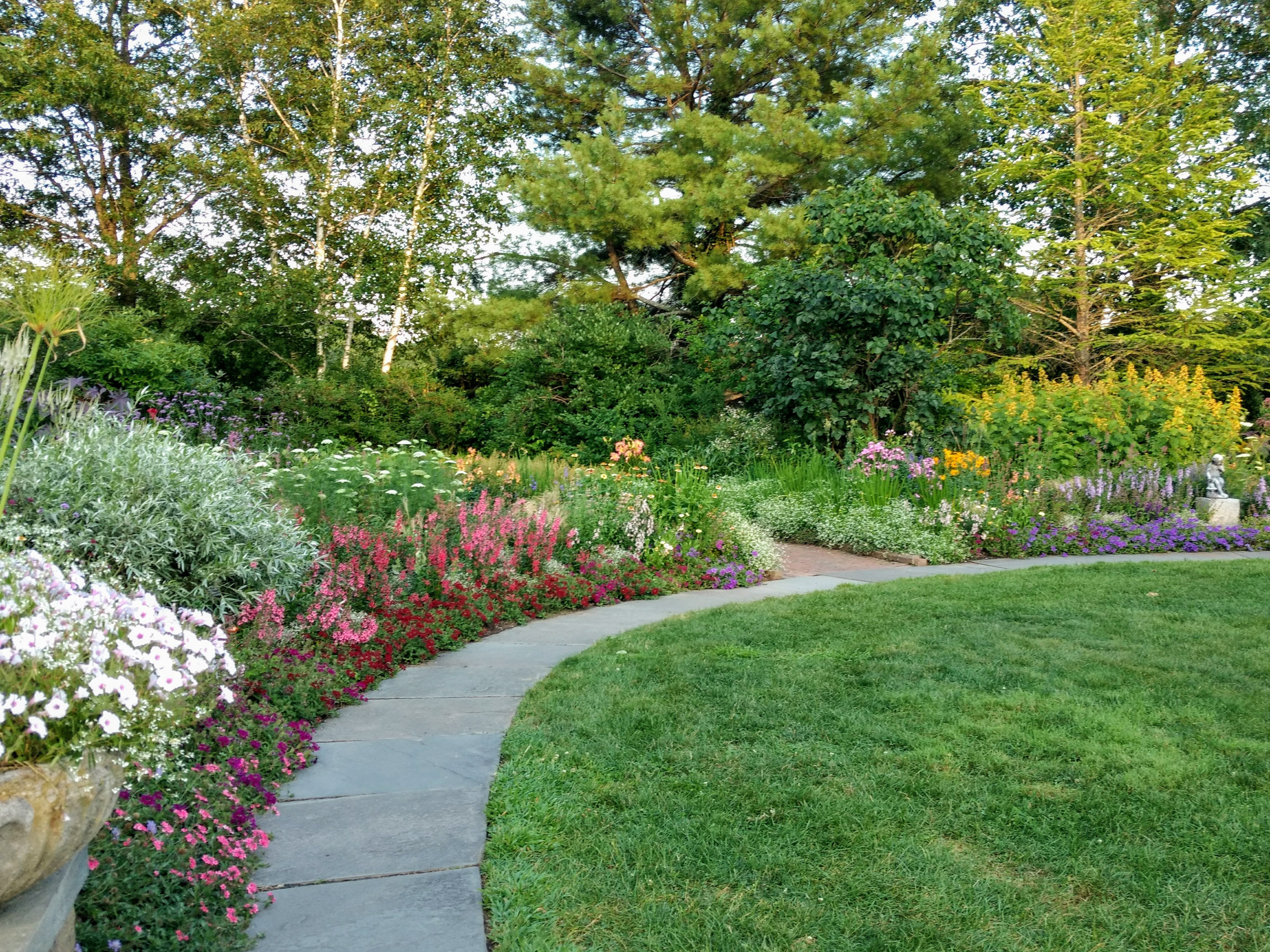 Благоустройство участка частного дома в Ставрополе и Ставропольском крае